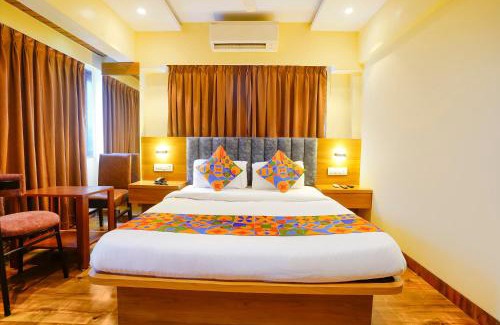 Chakala Hotel | FabHotel Ratna Mahal