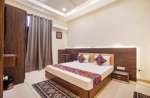 Dariyaganj Hotel | FabHotel Rivlet Premium - Nr Jama Masjid and Red Fort