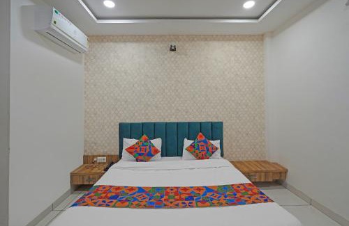 Sanwer Hotel | FabHotel Shyam Palace