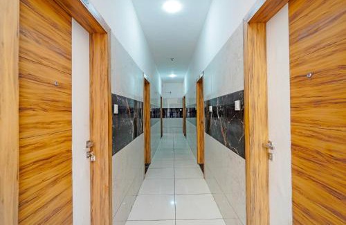 Sanwer Hotel | FabHotel Shyam Palace