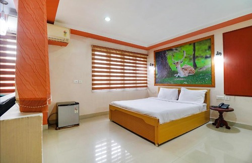 Kaloor Hotel | FabHotel Star