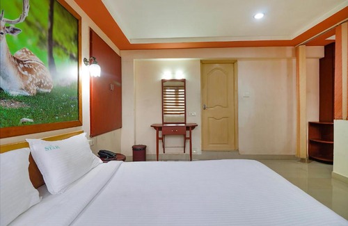 Kaloor Hotel | FabHotel Star