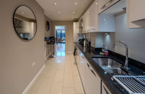 Mill Road Apartment | Fabulous 2 Bedroom Home