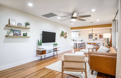 McNeil Estates House | Fabulous 3 bd w/Pool! 10 mins from Strip/Airport!