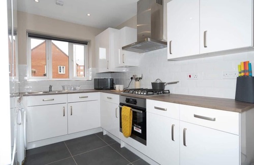 Smethwick House | Fabulous 3 Bedroom Home in Birmingham with Garden