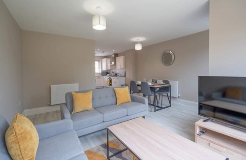 Smethwick House | Fabulous 3 Bedroom Home in Birmingham with Garden