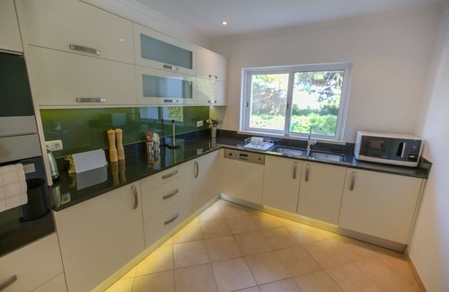 Alpouvar Villa | Fabulous 4 Bed Villa on Clube Albufeira with Private Heated Pool, WIFI, and AC.