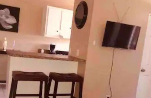 Midtown Apartment | Fabulous Apartment in Central Tucson Location .