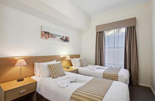 Northbridge Apartment | Fabulous Apt in Northbridge with Pool & WiFi