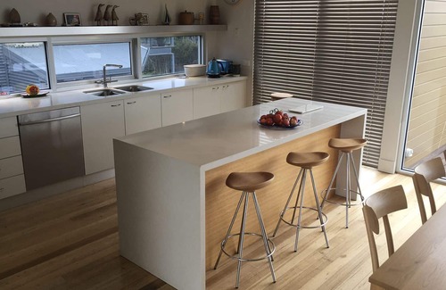Cape Paterson House | FABULOUS BEACH HOUSE. SO CLOSE TO BEACHES full Foxtel Netflix smart tvs