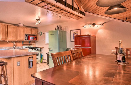 Alyeska Ski Chalet | Fabulous Girdwood Chalet Walk to Slopes with Hot Tub, Sauna, Wifi, Pool table