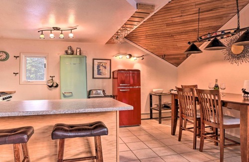 Alyeska Ski Chalet | Fabulous Girdwood Chalet Walk to Slopes with Hot Tub, Sauna, Wifi, Pool table