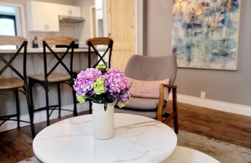Huntsville House | Fabulous Huntsville Location, Stylish, Checkout the backyard, Cottage Rental