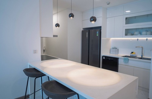 Hang Xanh Apartment | Fabulous riverside apartment with stunning views in Binh Thanh, HCM city