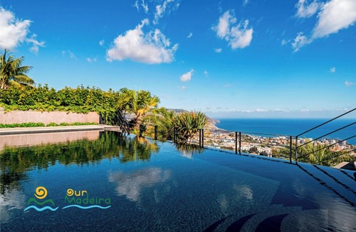 Santo Antonio Villa | Fabulous seaview, pool and games room | Villa Luz