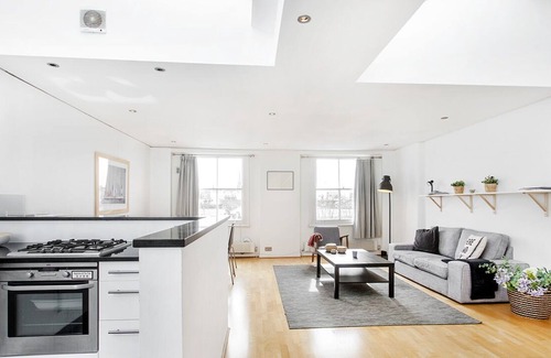 Pembridge Apartment | Fabulous top floor flat in Notting Hill!!