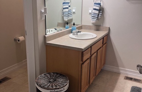 Cheyenne House | Fabulous townhome with AC in Cheyenne available, accepts pets.