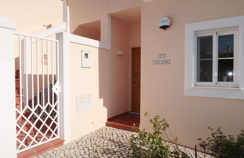 Carvoeiro House | Fabulous two bedroom cluster villa with garden