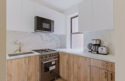 Upper East Side Apartment | Fabulous UES Studio w/Elev & W/D, nr Museum Mile, by Blueground