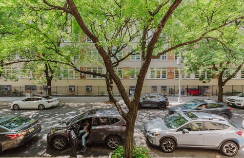 Upper East Side Apartment | Fabulous UES Studio w/Elev & W/D, nr Museum Mile, by Blueground