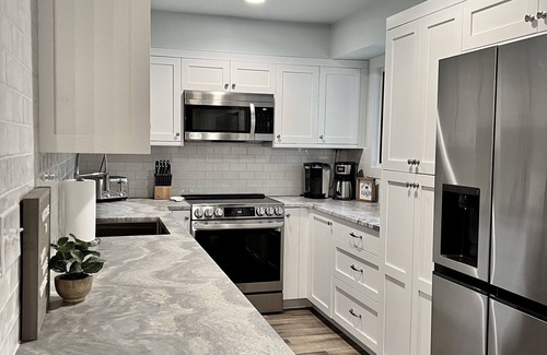Seabrook Island House | Fabulously Updated 3 BR/2BA Cottage, Pet Friendly w/fee, Amenity Cards Included!