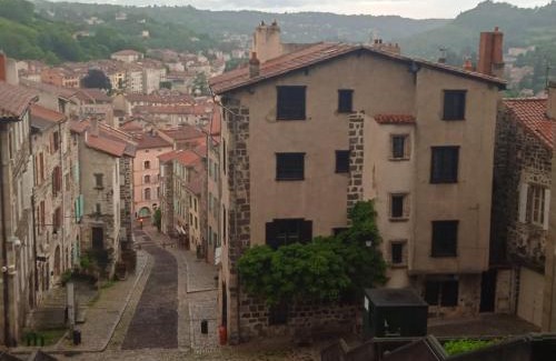 Le Puy-en-Velay Bed & Breakfast | Face à face époustouflant avec la cathédrale !