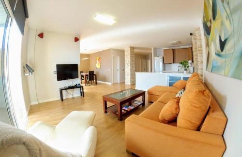 Tabaiba Apartment | Facing the ocean - Full appt with 2 double bedroom