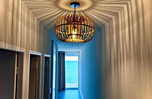 Saint-Hippolyte Apartment | FACING THE SEA