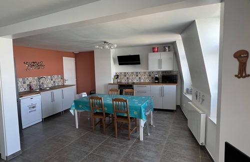 Le Treport Apartment | Facing the sea, renovated apartment 100m2, 3 bedrooms