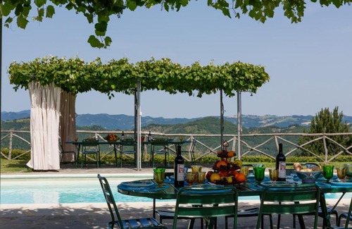 Faenza Apartment | Faenza Apartment Sleeps 8 Pool WiFi