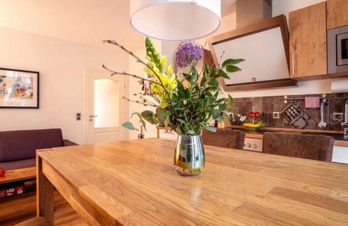 Sudstadt-Bult Apartment | FAIR AND HOLIDAY APARTMENT WITH A PERFECT LOCATION IN HANNOVERS CITY NEAR TO MASCHSEE!