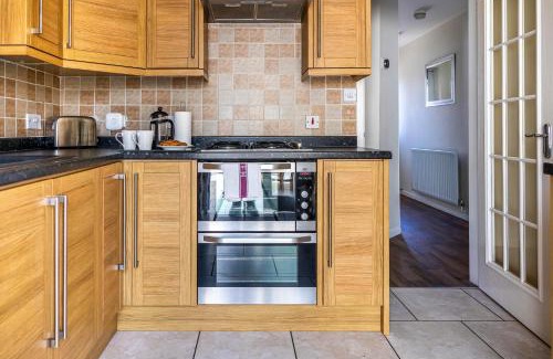 Shrewsbury House | Fair View - Off Street Parking and Garden