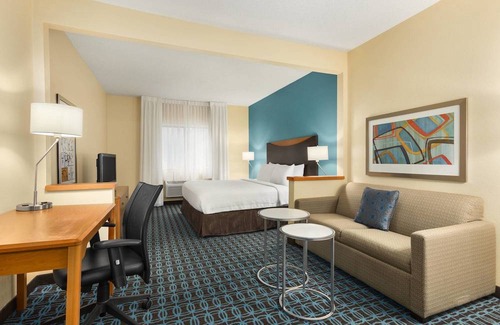 Mount Pleasant Hotel | Fairfield Inn Racine