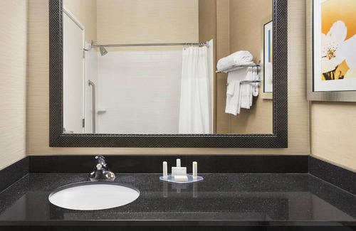 Mount Pleasant Hotel | Fairfield Inn Racine