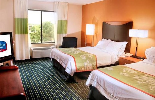 Greenbrier East Hotel | Fairfield Inn and Suites By Marriott Chesapeake
