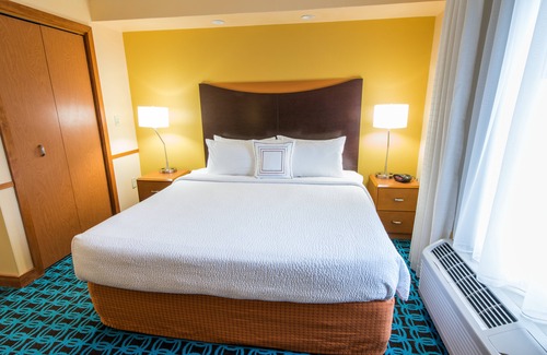 Greenbrier East Hotel | Fairfield Inn and Suites By Marriott Chesapeake
