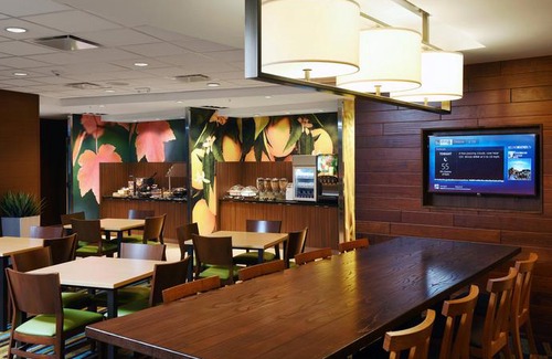 West Omaha Hotel | Fairfield Inn & Suites by Marriott Omaha West