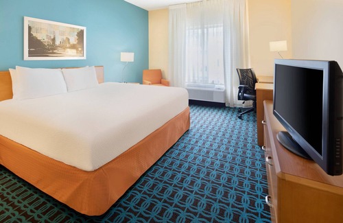 North Loop Hotel | Fairfield Inn & Suites by Marriott Austin-University Area