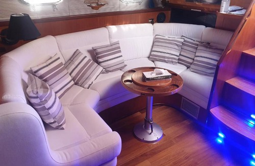 Borgo Santa Maria Boat Rental | Fairline Targa 43