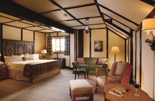 Papineau Regional County Municipality Resort | Fairmont Le Chateau Montebello