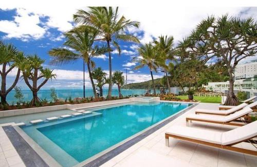 Noosa Heads House | Fairshore 28 Beachfront Escape