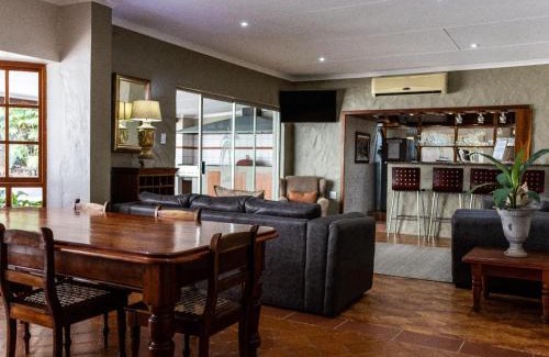 UPhongolo House | Fairway Lodge