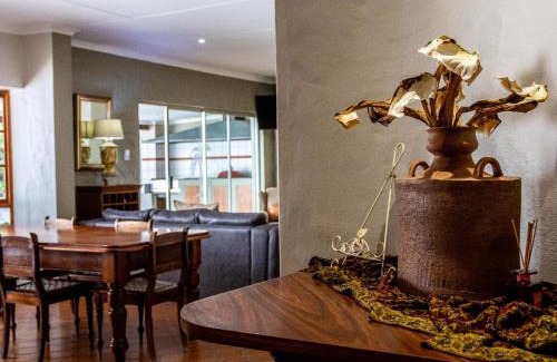 UPhongolo House | Fairway Lodge