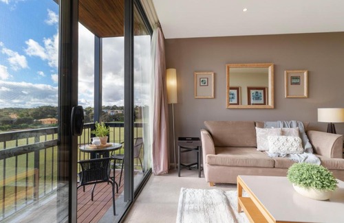 Fingal Apartment | Fairway Views – Moonah Apartment 24