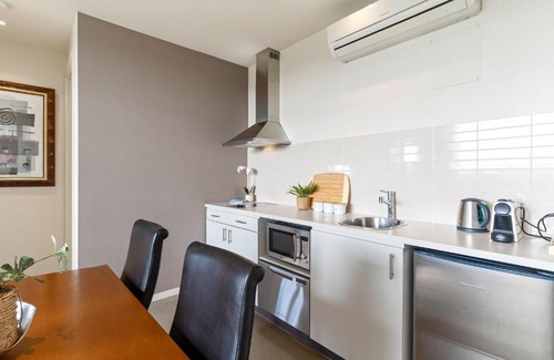 Fingal Apartment | Fairway Views – Moonah Apartment 24