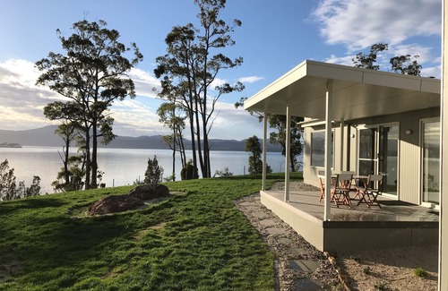 Brooks Bay Cottage | Fairwinds - Essentially Tas