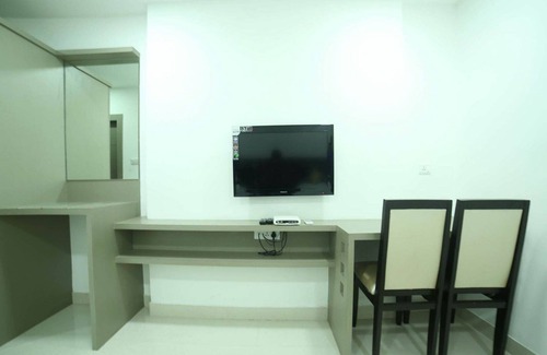 Madhapur House | Falcons Nest Lariviera