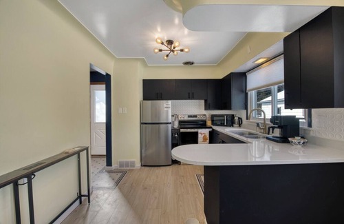 Quinnesec House | Fall Color Season is Here! Mid-modern 2 beds w/King/Queen