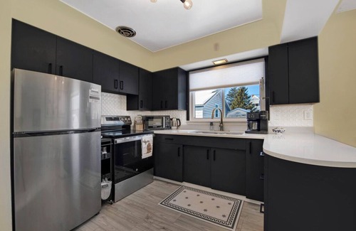 Quinnesec House | Fall Color Season is Here! Mid-modern 2 beds w/King/Queen