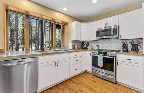 Flagstaff Cabin | Fall Colors | Available | Enjoy our Local Discounts